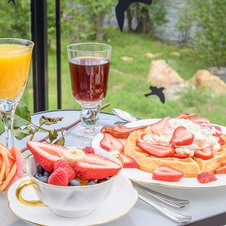 Noble House Suites B&B Grand Forks Kültér fotó