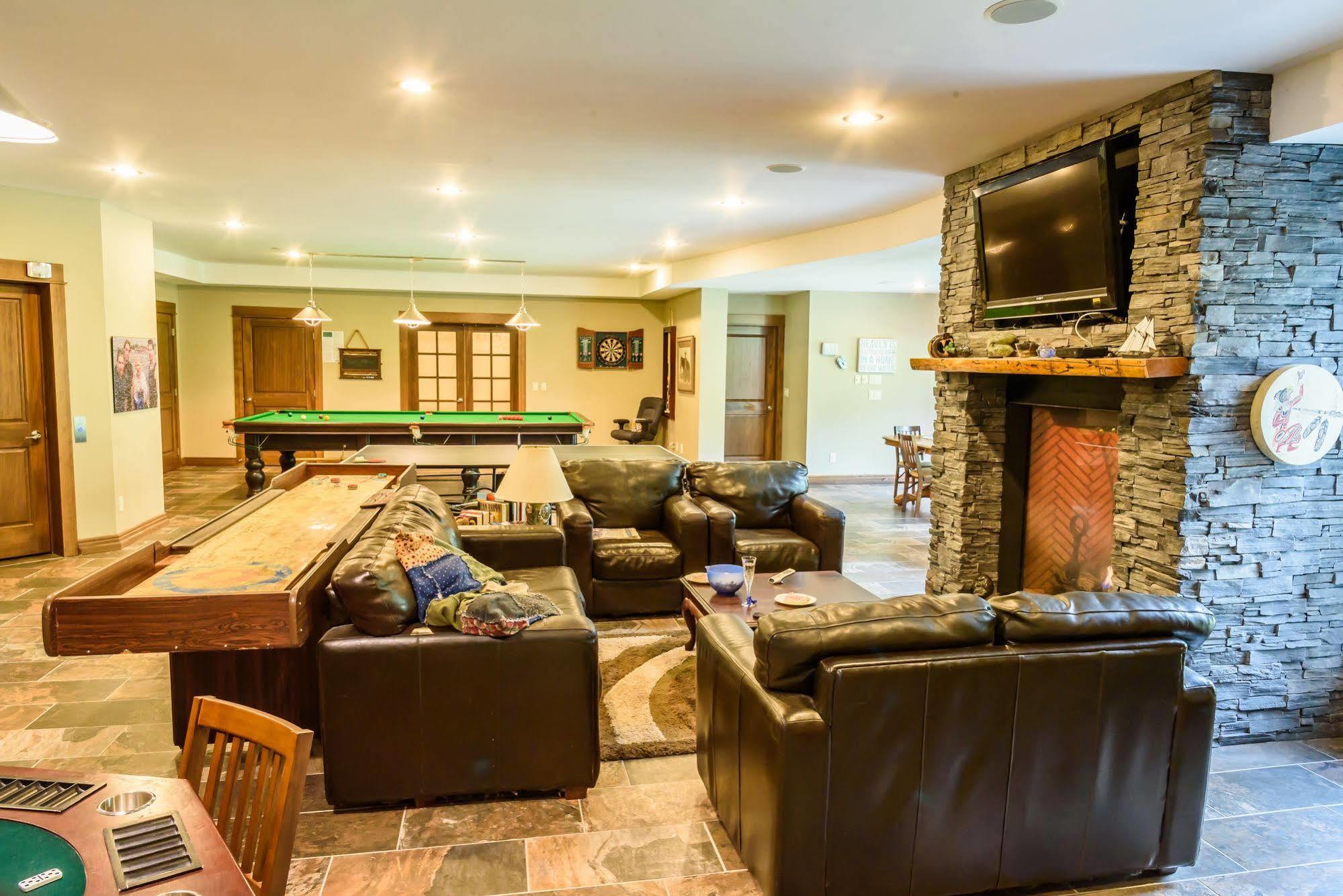Noble House Suites B&B Grand Forks Kültér fotó